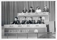 Scholar-quiz-team-in-action